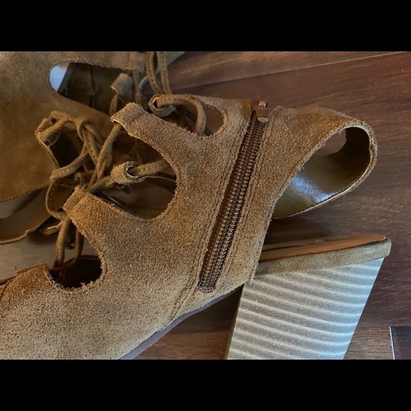 🍂SALE🍂 INC Brown Suede Leather Heeled Sandals Size 10 - Picture 8 of 14